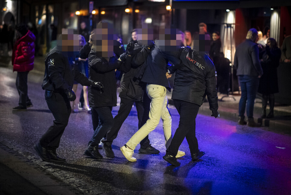 Det hele eskalerte da mannen ville ha personalia på vakten og tok bilde av vedkommende.