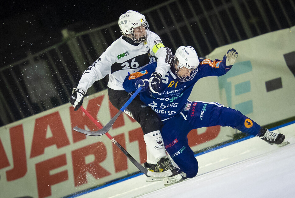 Solberg-kaptein Herman Eriksen la ikke mye imellom i duellene, her er det nok en gang Drammens Marius Mørch Andersen som får kjenne det.