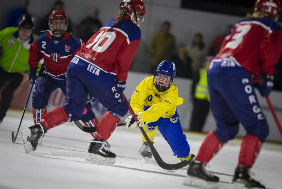 Lovende tross 10-1-tap på to kamper for de norske bandyjentene