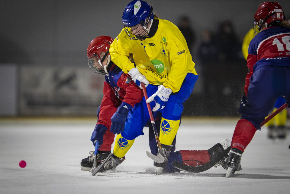 Lovende tross 10-1-tap på to kamper for de norske bandyjentene