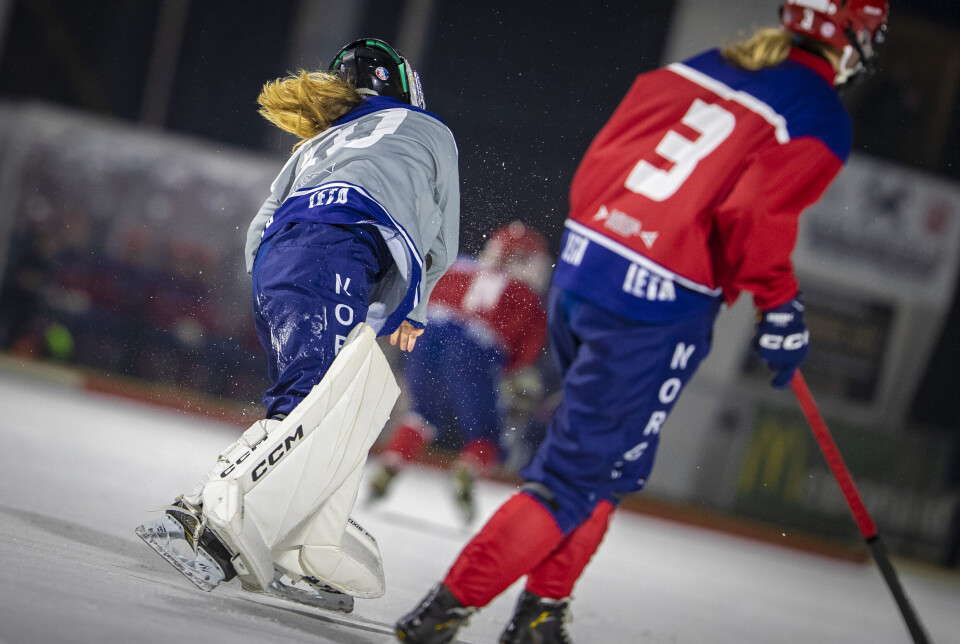Lovende tross 10-1-tap på to kamper for de norske bandyjentene