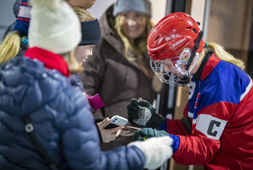 Lovende tross 10-1-tap på to kamper for de norske bandyjentene
