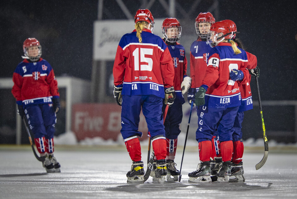 Lovende tross 10-1-tap på to kamper for de norske bandyjentene