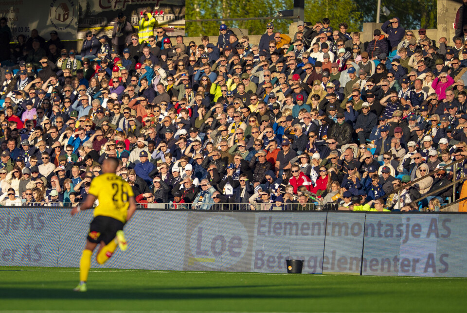 MARIENLYST STADION: Her fra kamp mot Lillestrøm tidligere i år, og publikum på tribune som i dag ikke har lov til å kjøpe øl på stadion.