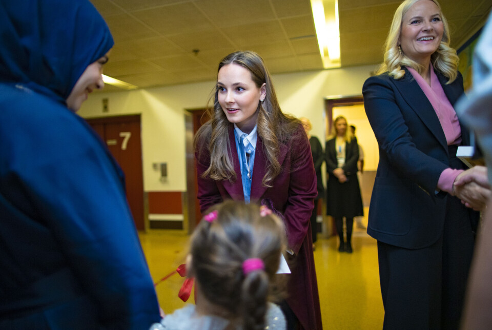 Prinsessene ble møtt med tegninger i barneavdelingen i 13. etasje.