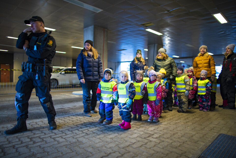 Lin (5) fikk prinsesse-besøk på sykehuset