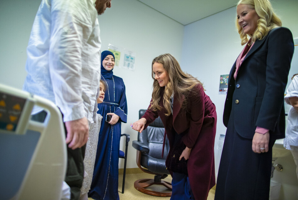 Lin (5) fikk prinsesse-besøk på sykehuset