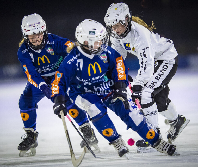 PÅ VEI MOT GULL? SSK-jentene og Ida Edland Formo er i ferd med å seile opp som seriefavoritter i damenes eliteserie.