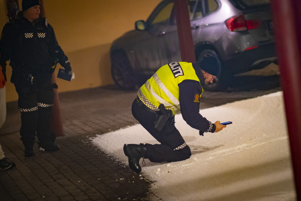 Antatt brannstifter på frifot etter bygningsbrann