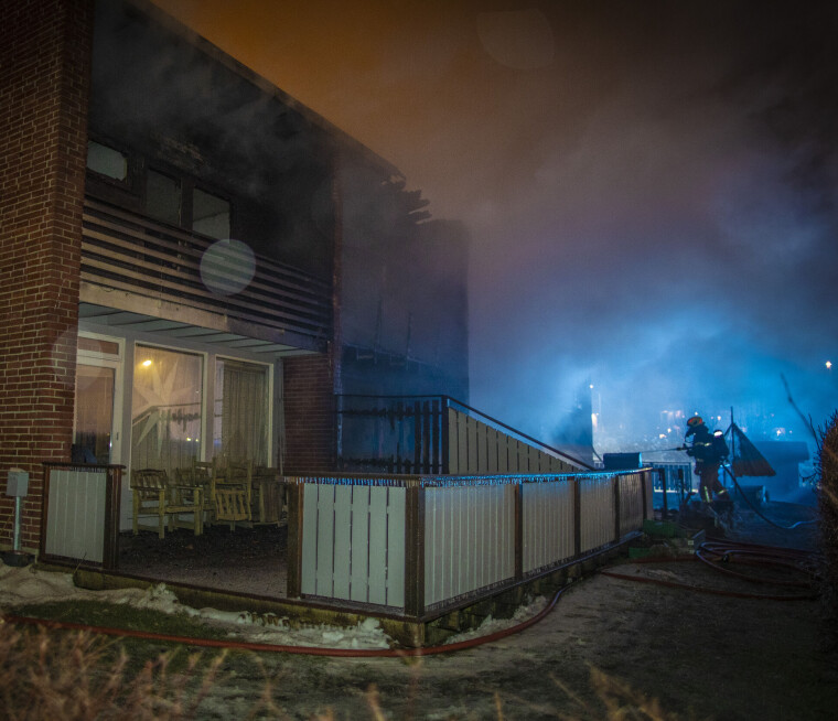 Rekkehus totalskadd etter brann