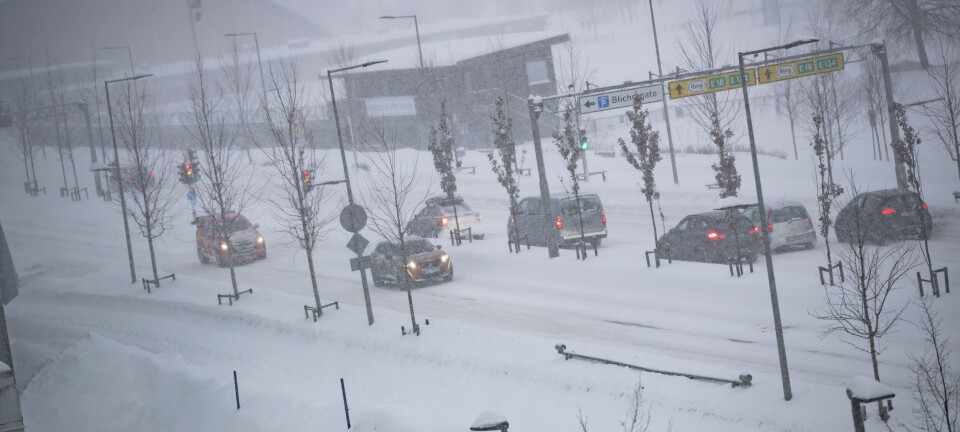 Justerer farevarselet - snøkaoset vil pågå lenger