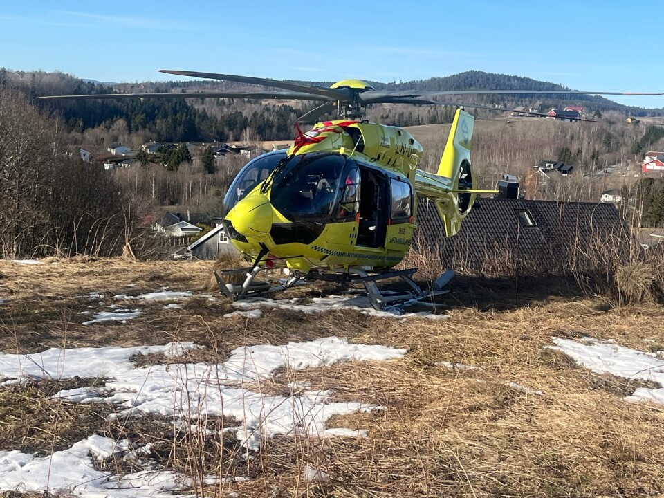 Luftambulanse landet også på stedet.