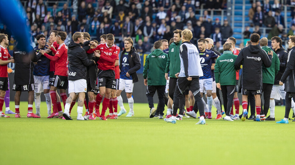 Her barker de sammen på banen