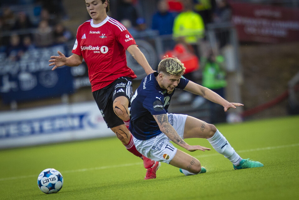 Her barker de sammen på banen