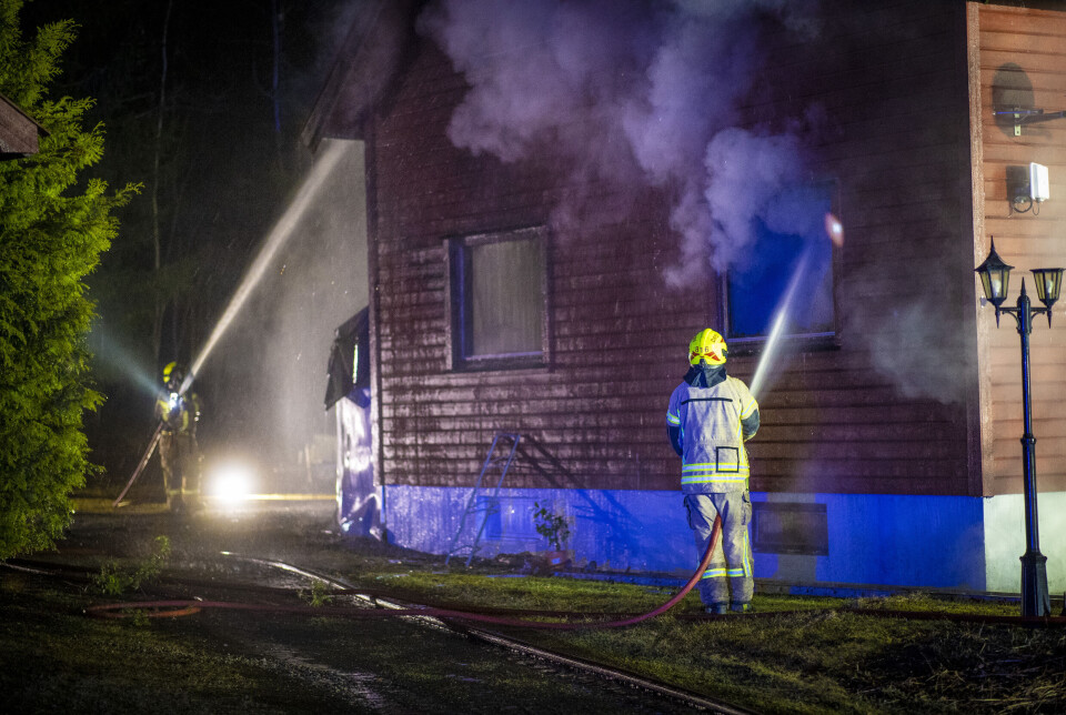 Enebolig totalskadd etter husbrann i Øvre Eiker