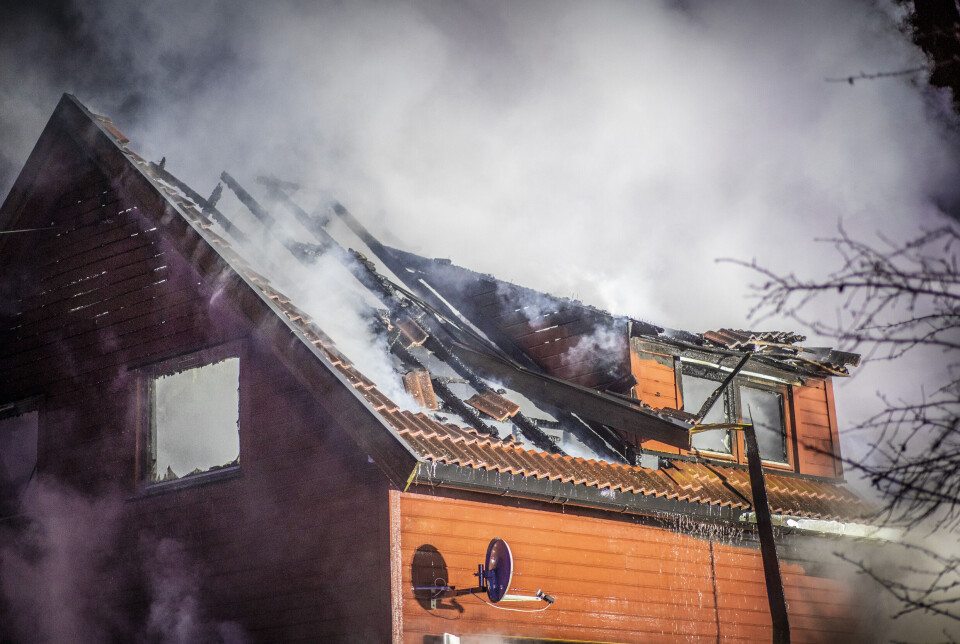 Enebolig totalskadd etter husbrann i Øvre Eiker