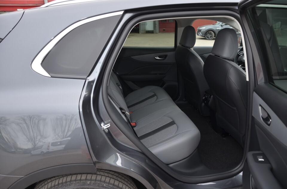 Også bakseteplassen avslører at dette er en større bil enn forgjengeren.