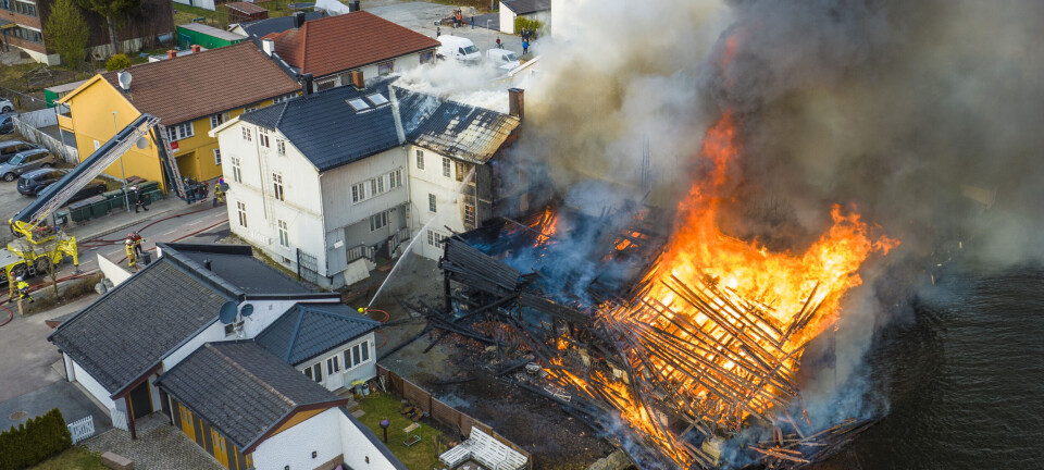 Flere hus i brann på Landfalløya