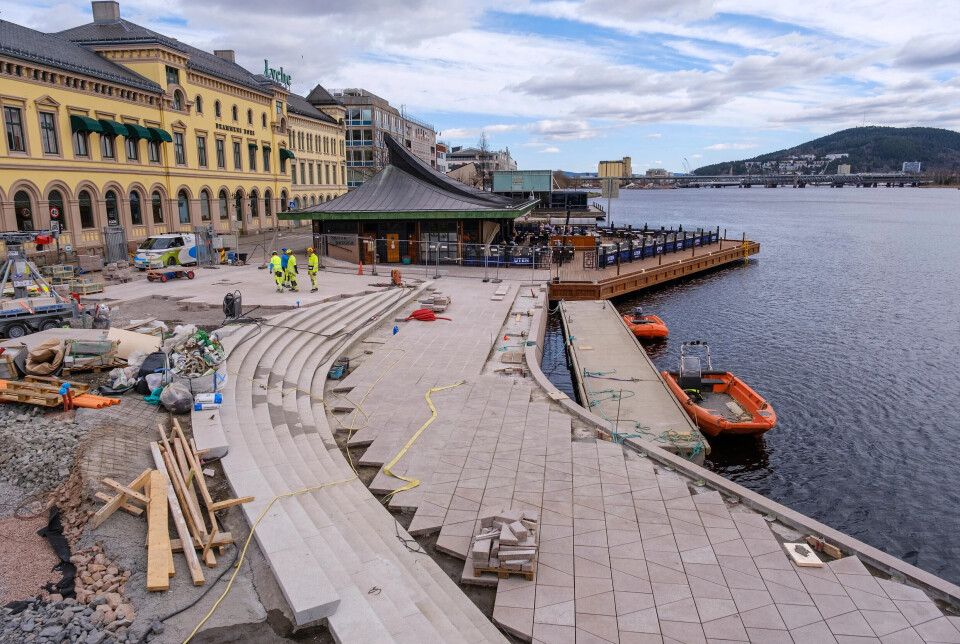 Kortreist granitt på Bybrua
