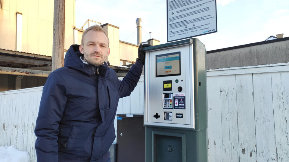 Det blir ikke parkeringsvakter i Hokksund og ingen betaling bortsett fra på «Branntomta» som ordføreren reagerte på i vinter