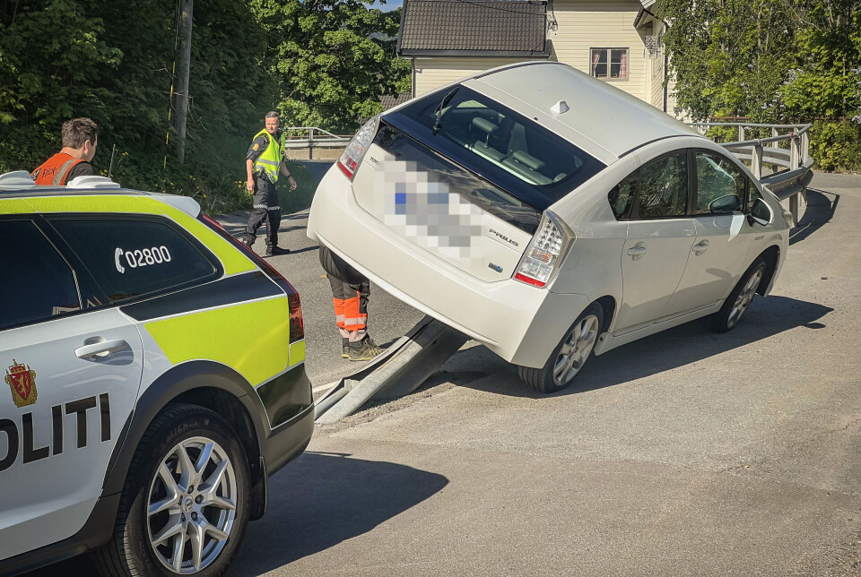 Havnet oppå autovernet - med to barn i bilen