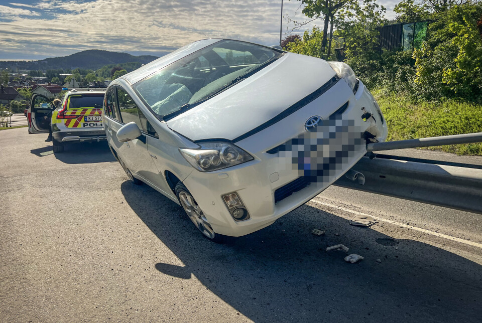 Havnet oppå autovernet - med to barn i bilen