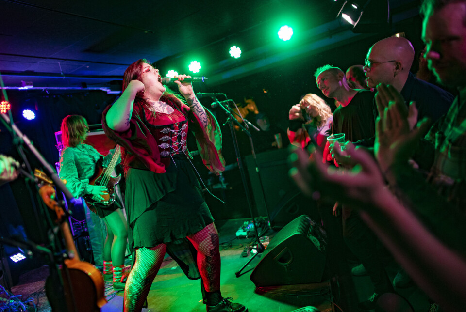 Rockebandet Mio holdt konsert i kjelleren på Kometen, og leverte en heidundrende seanse.