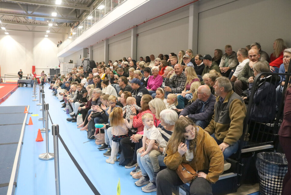 Det var mildt sagt fullt på tribunene under søndagens turnstevne.