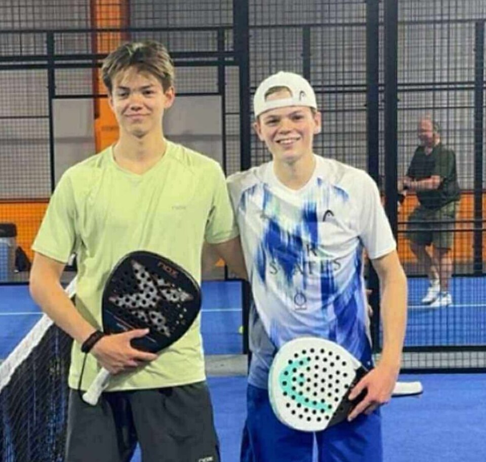UNGE TALENTER: Kristian Olid Jakobsen og Johannes Ravn Brække tok begge gull i NM. FOTO: Drammen Padelklubb.