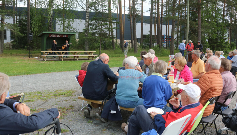 UNDERHOLDNING: musikalske innslag fra Sine Frødin og André Hansen.