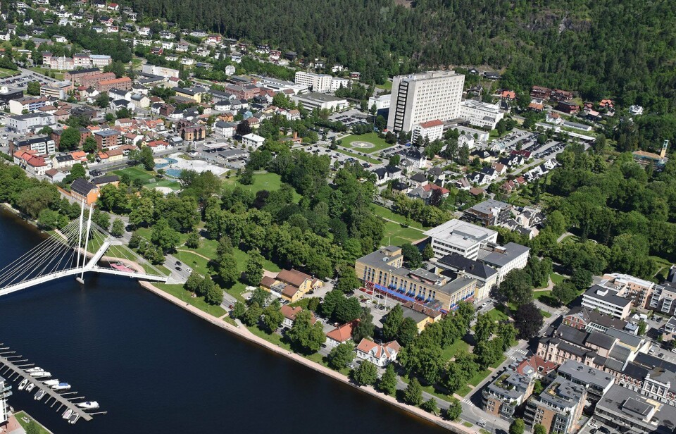 MER PARK: Rundt det gamle sykehuset vil det skje endringer, blant annet er det forslag om å lage en ny sentrumspark.