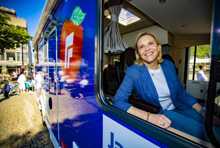 ØNSKER NYTT REGELVERK: Her ved Sylvi Listhaug i en bobil for Fremskrittspartiet
