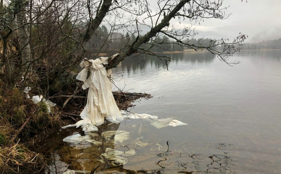 PLAST: Plastsøppel i vannet er et stort problem i flere elver i Norge.