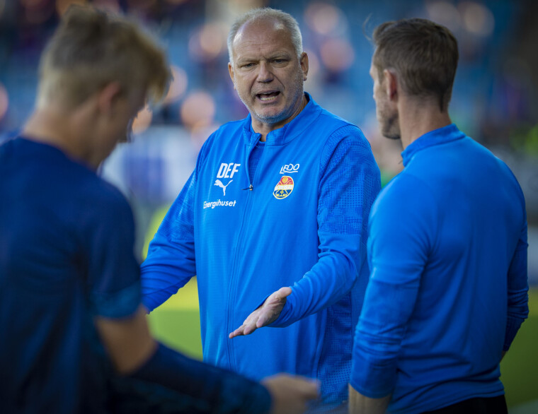 MISFORNØYD: Dag-Eilev Fagermo var åpenbart lite fornøyd med det han så underveis i kampen.