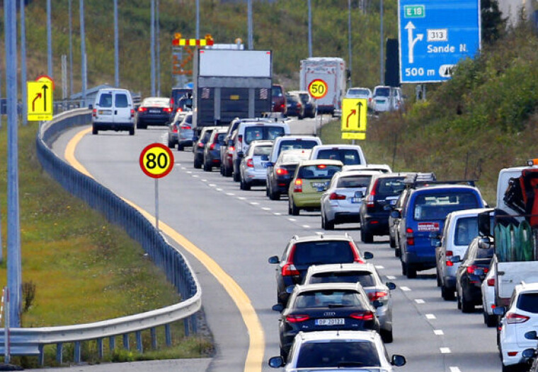 MANGE HAR IKKE SKJØNT DET: Man skal kjøre helt frem i begge filer før man legger seg over og fletter.