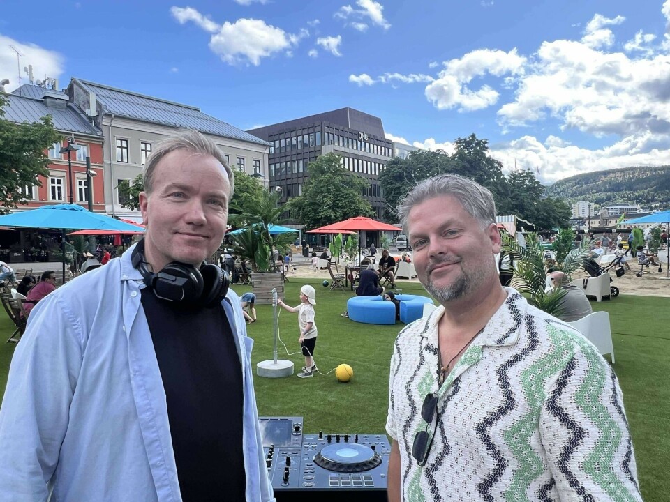 LA DRAMBLA: DJ-ene fra Phat Lab Music, DJ Bjørn Morgan, DJ R3MI og DJ Clery står klare for å skape en fin atmosfære for hele familien på torget, nå omdøpt til «La Drambla.»