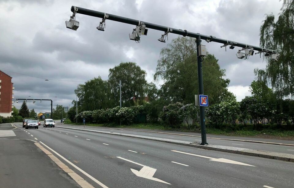 FRUSTRASJON: Mange irriterer seg over å måtte betale bompenger.