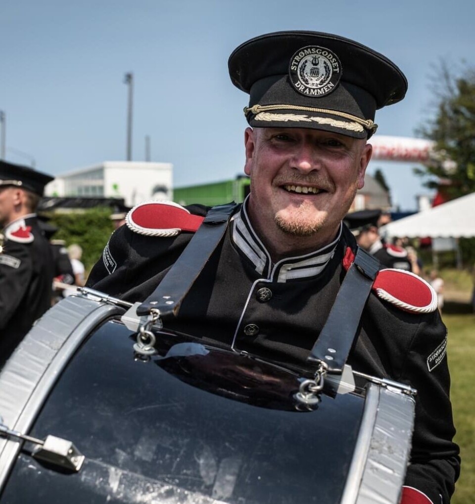 SPILT TROMMER I ALLE ÅR: Thor Sydtskow (44) er tredje generasjons trommeslager og har spilt i korps siden han var 8 år gammel. Nå leder han Strømsgodset musikkorps.