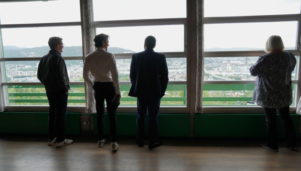 UTSIKT: Klubben har, påstår de selv, kanskje Dammens fineste utsikt. De ser ut over hele byen fra klubbhuset.