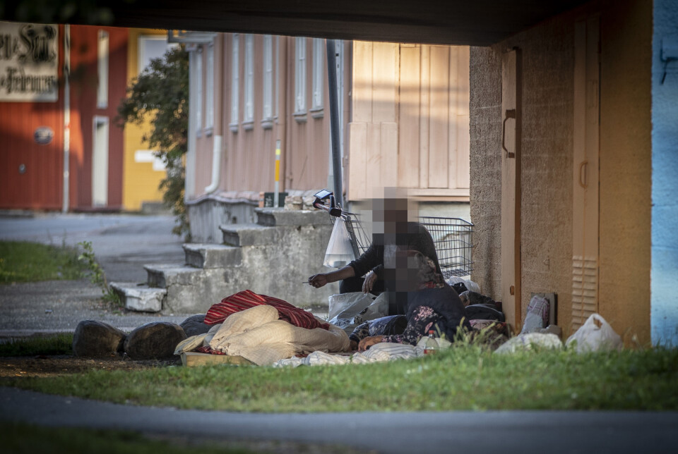 KLARE FOR NATTA: Her sover en stor gruppering av romfolk i Drammen.