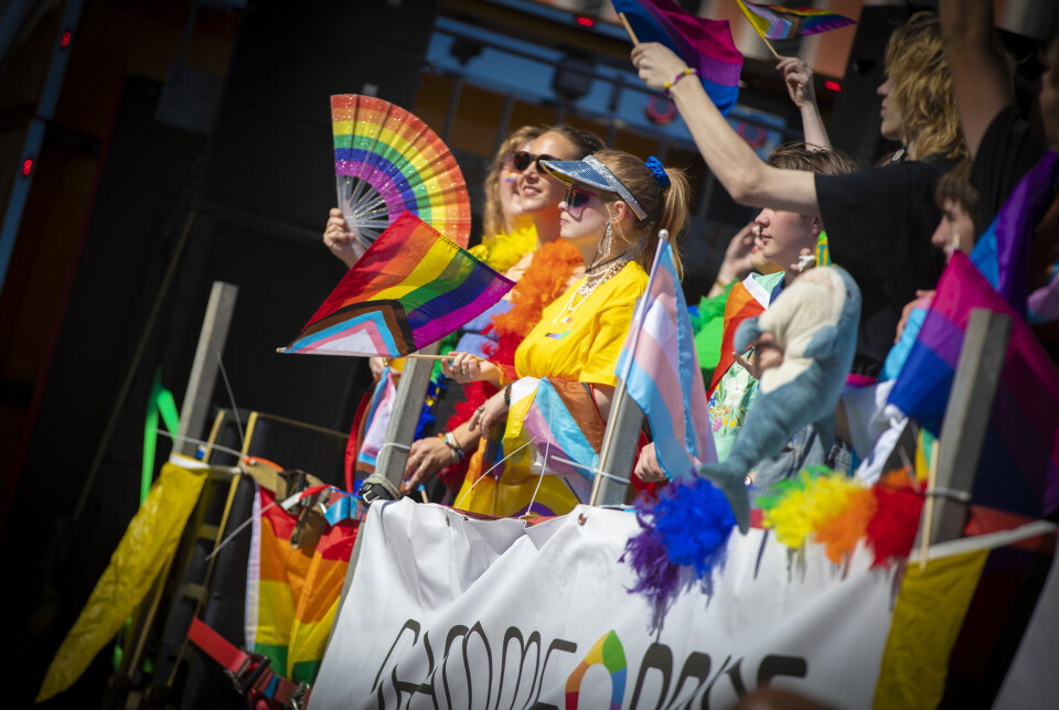 Europa-topp la turen til Drammen i rekordstor pride-parade