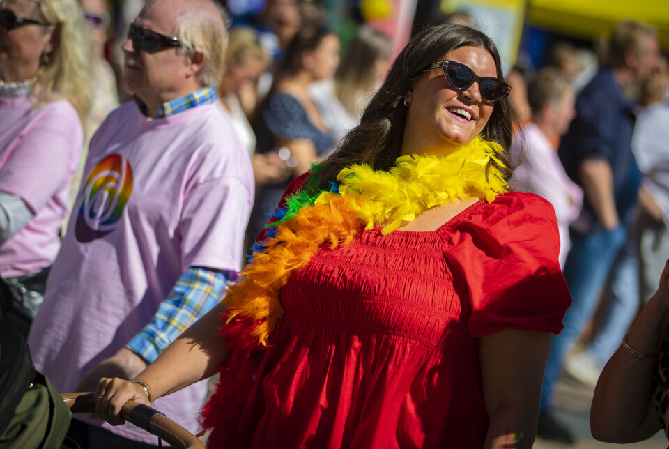 Europa-topp la turen til Drammen i rekordstor pride-parade