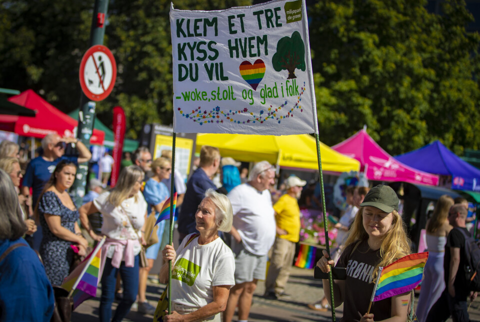 Europa-topp la turen til Drammen i rekordstor pride-parade