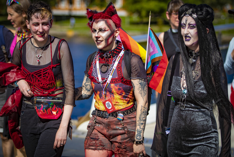 Europa-topp la turen til Drammen i rekordstor pride-parade