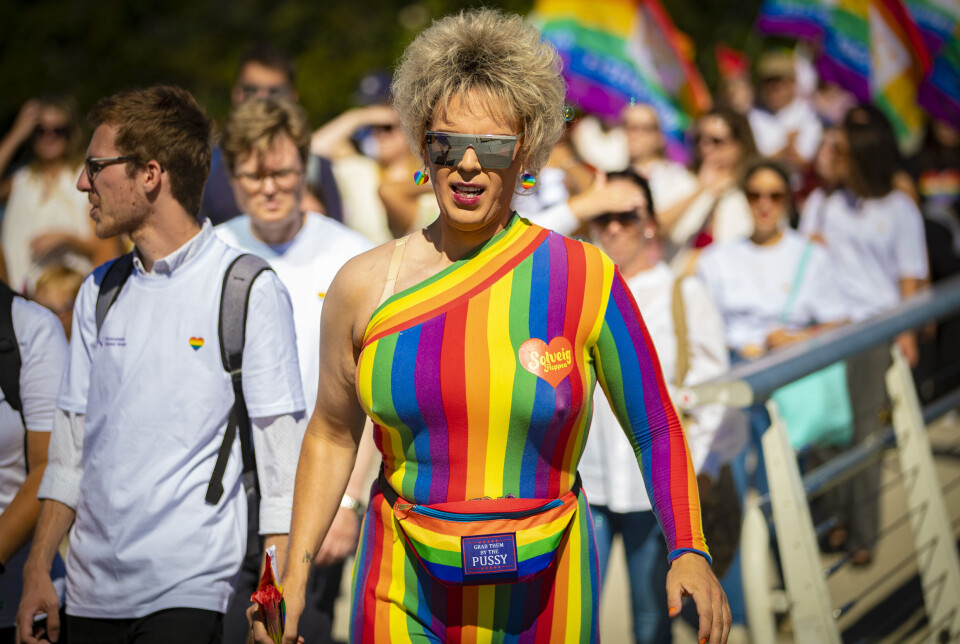 Europa-topp la turen til Drammen i rekordstor pride-parade