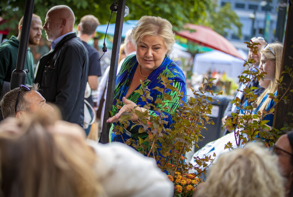 Erna med valg-stunt i Drammen under Elvefestivalen
