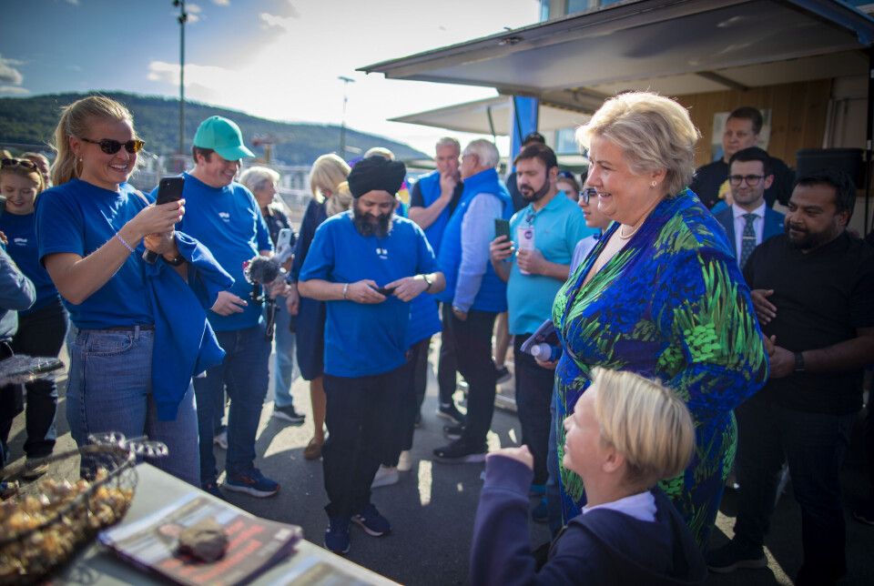 Erna med valg-stunt i Drammen under Elvefestivalen