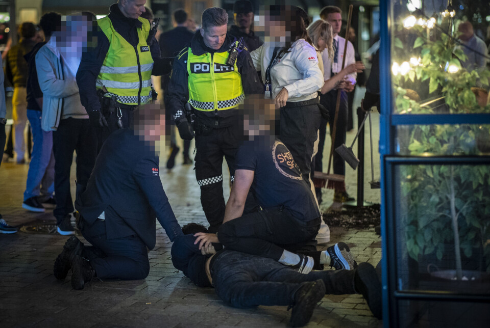 Arresten fyllt opp av bråkmakere i festival-natten