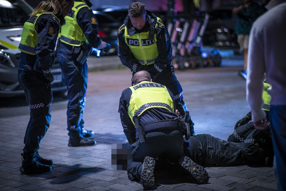 Arresten fyllt opp av bråkmakere i festival-natten