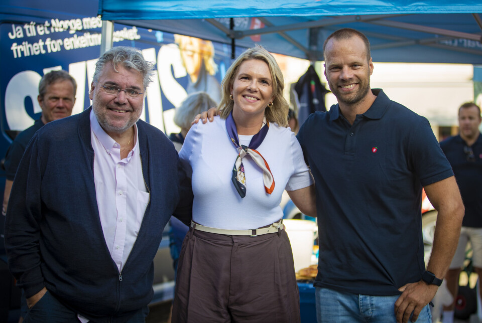 BUSKERUD-TOPPENE: Jon Helgheim (t.h.) og Morten Wold (t.v.) fra henholdsvis Drammen og Modum er Fremskrittspartiet toppkandidater i Buskerud, her med partileder Sylvi Listhaug på Bragernes Torg. Artikkelforfatteren er bak til høyre i bildet.